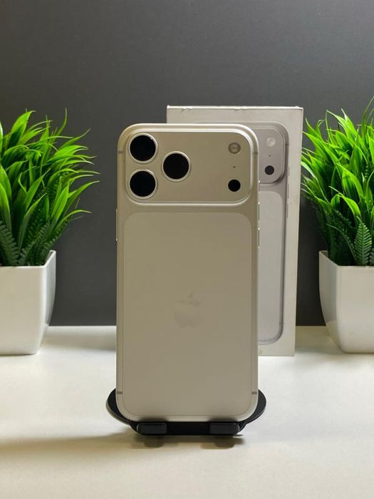 iPhone 17 Pro Max 256 gb белый