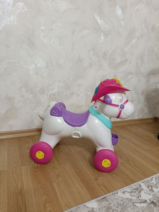 Продам лошадку каталку
