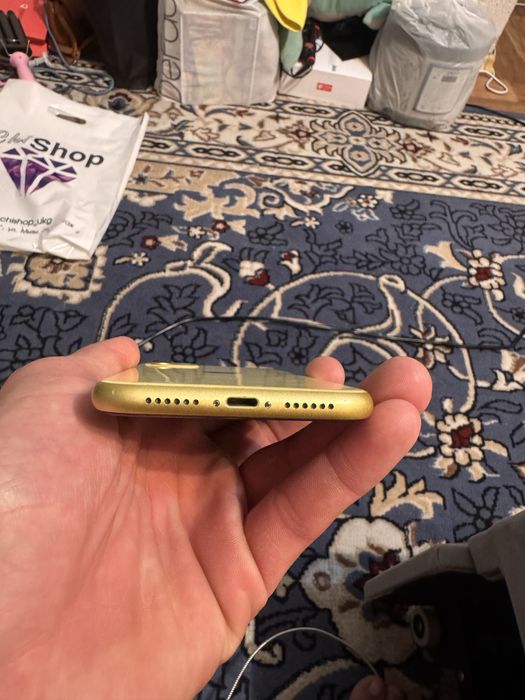 Iphone 11 емкость 74%