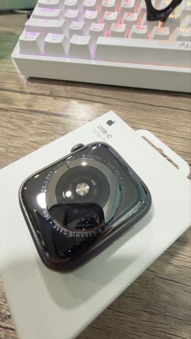 В продаже часы apple watch 5 series