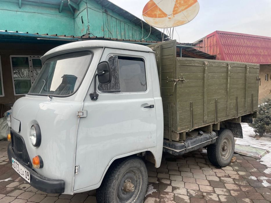УАЗ  3303.