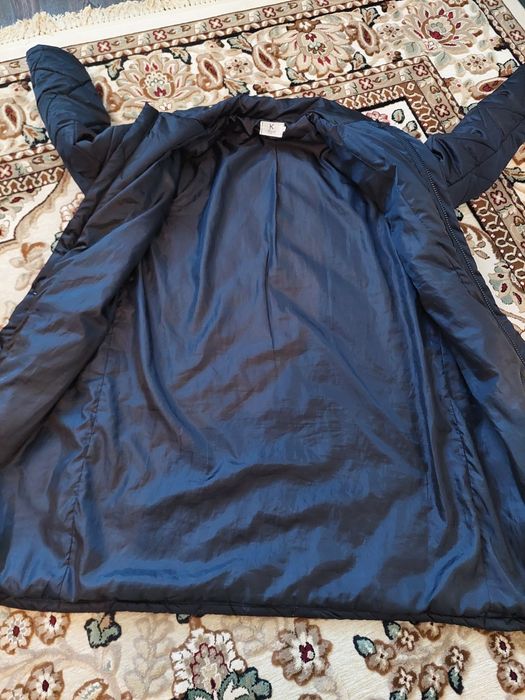 Женский куртка чёрного цвета