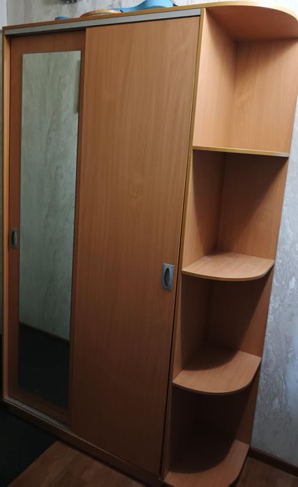 Шкаф купе в хорошем состоянии