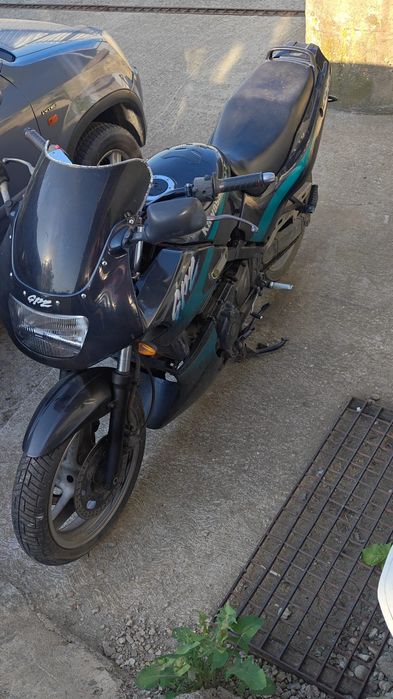 Vând Kawasaki gpz 500