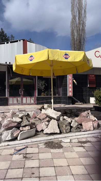 Umbrela terasa galbena