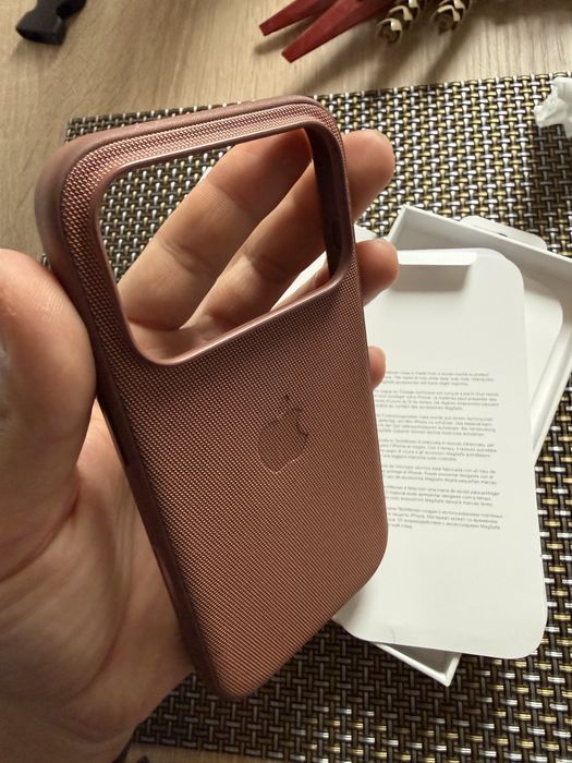 Husa iPhone 17 Pro TechWoven Case Sienna origjnala