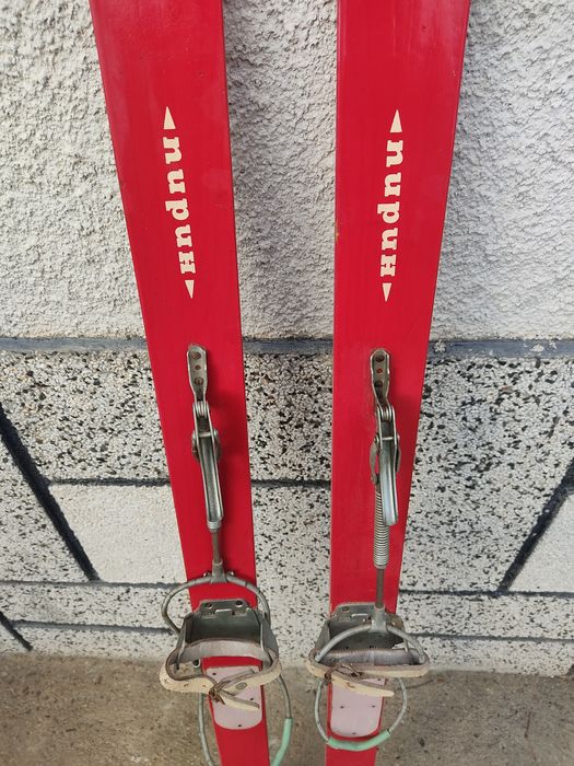 Чисто нови оригинални ретро ски Пирин и бамбукови щеки