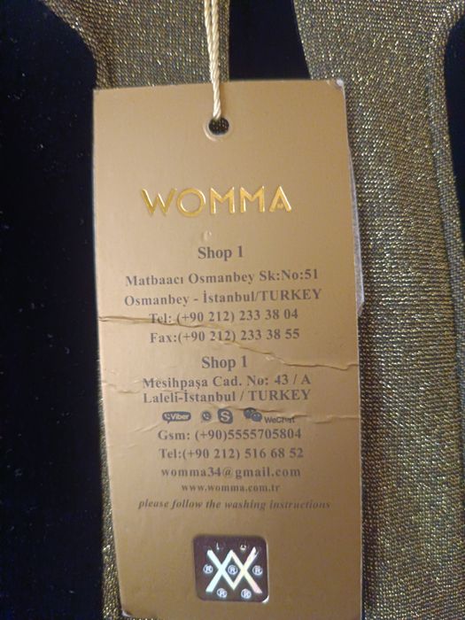 Turetskiy kiyilmagan etiketkasi bilan turibdi