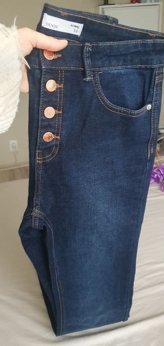 Blugi damă evazați