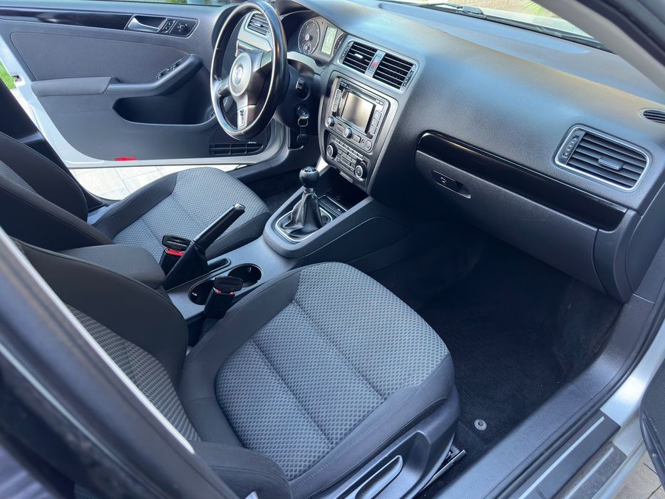 Volkswagen Jetta 1.6 TDi 2012 R-line Euro 5