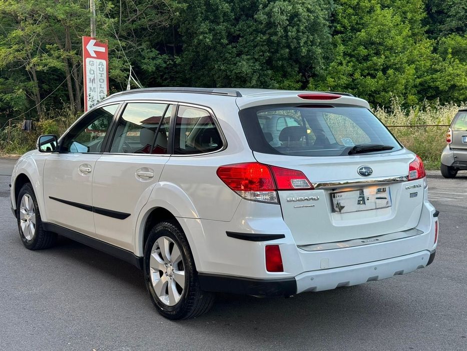 Subaru Legacy Outback 2011 , 2.0D