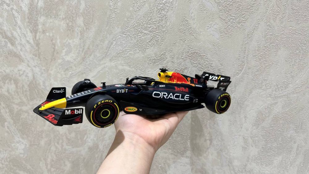 Red Bull Oracle RB19 F1