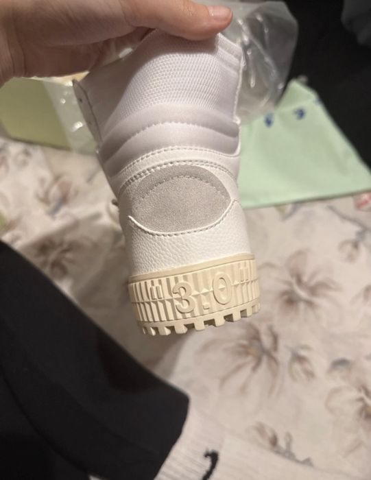Off White Court 3.0