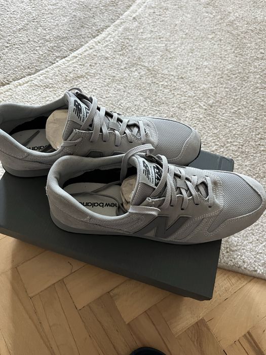Маратонки new balance