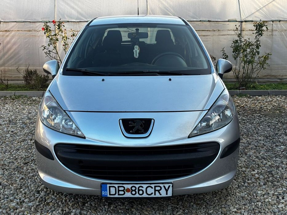 Vând Peugeot 207 1.4 HDi