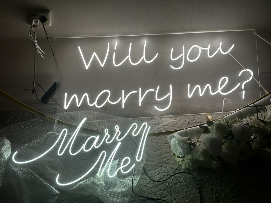 Вывеска “Will you marry me?”