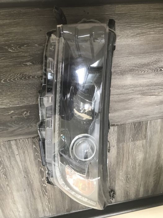 Фара Toyota Highlander