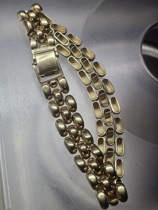 Женский золотой браслет