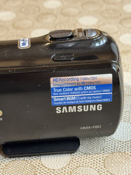 Видеокамера Samsung HMX-F80