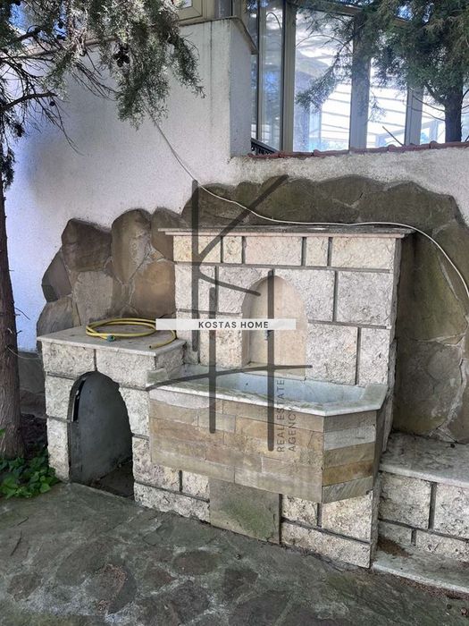 Къща в Варна, област-к.к. Св.Св. Константин и Елена площ 450 цена 1500