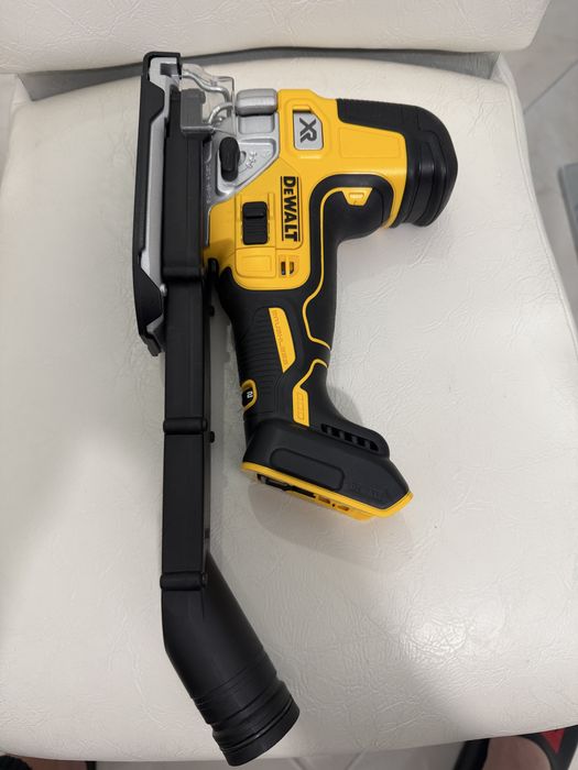 Dewalt DCS335-Fierastrau pendular