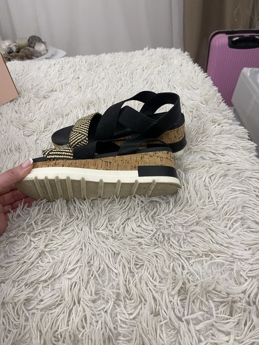 Два чифта сандали размер 38