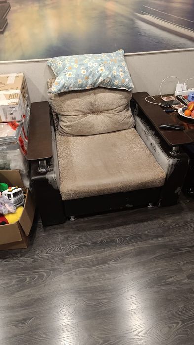 Даром диваны отдам