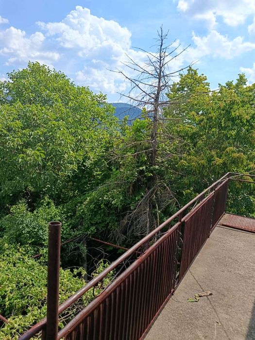Двуетажна вила Драката