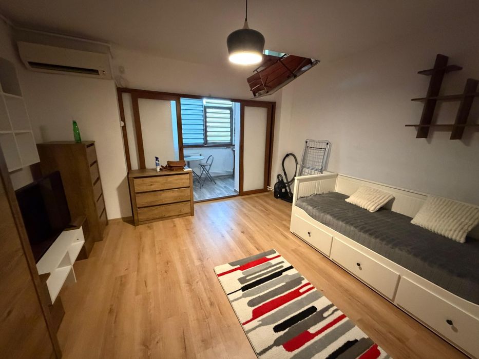 Inchiriez garsoniera zona Compozitori, Stt Baba Novac — fotografia 1