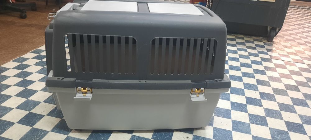 Клетка за пътуване за домашни любимци