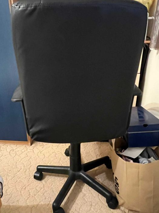 офис стол изкуствена кожа