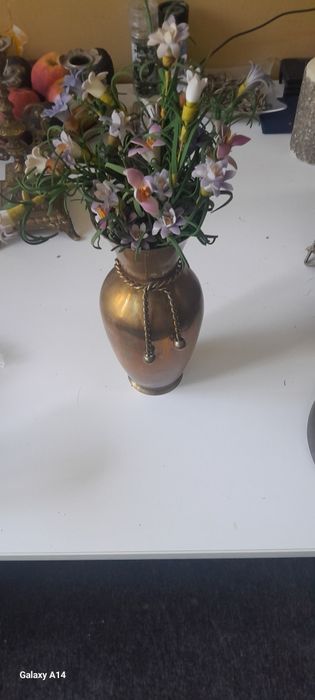 Vînd clopoțele și diverse piese din alamă sau bronz