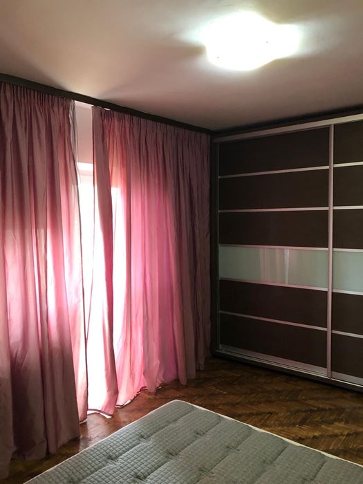 Inchiriez apartamement 3 camere etaj 1 in spate LDL SUD  OMV