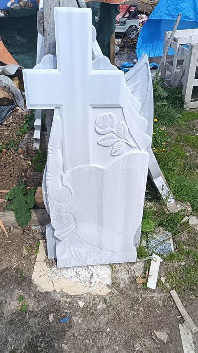 Cruci de marmură preț real cu scris înclus dela 400 de lei