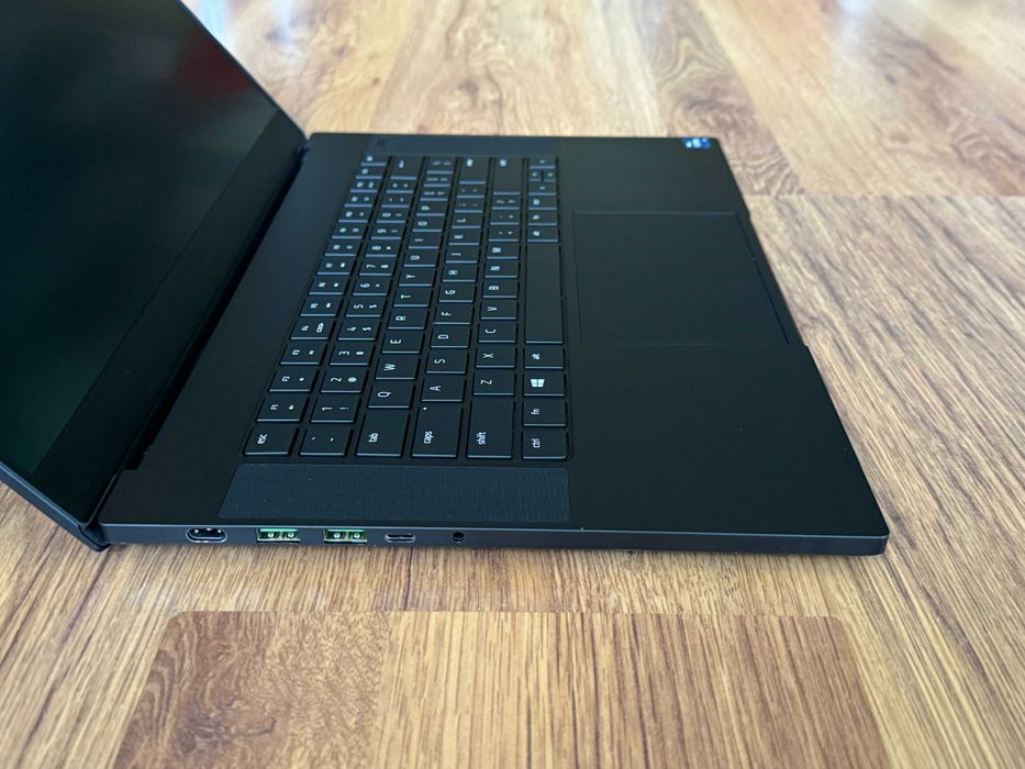 15.6' 2.5K 165Hz i7-11800H Razer Blade Advanced 32GB DDR4/1TB NVMe/Nvidia RTX 3080 8GB/Бат. 6ч.