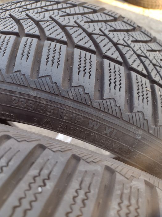 Перфектни 4бр.235/35/19 Semperit dot4418