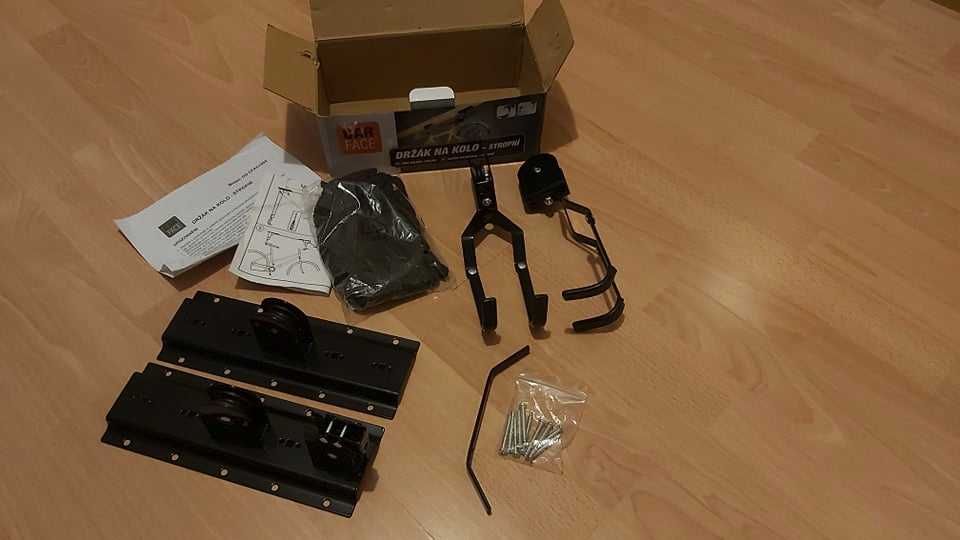 Чисто нова, качествена стойка за велосипед, окачваща се на таван,черна