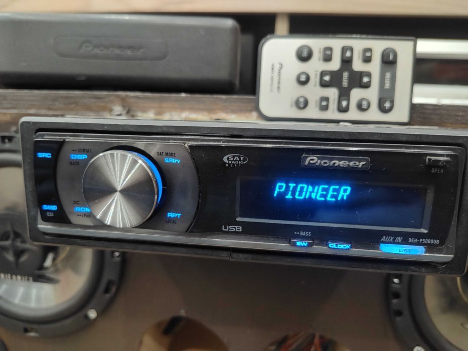 Pioneer DEH-P5000UB USB / AuX / CD / MP3