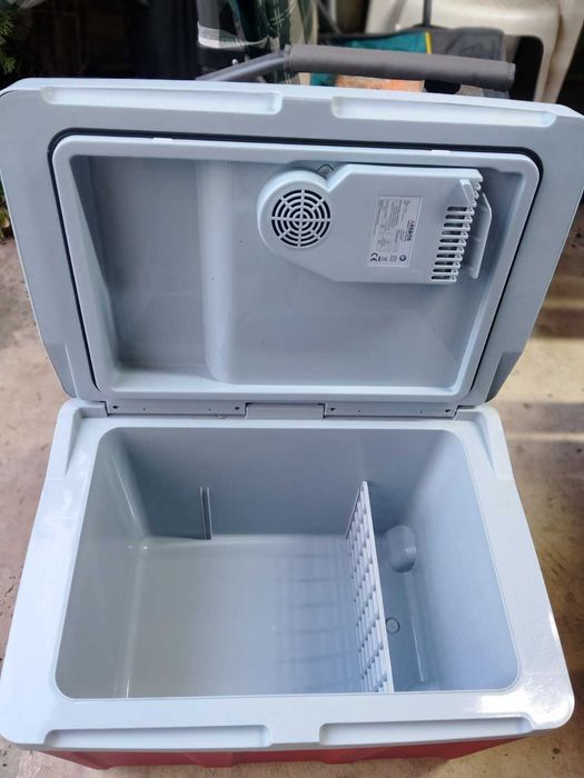 Хладилна чанта 12V и 220V