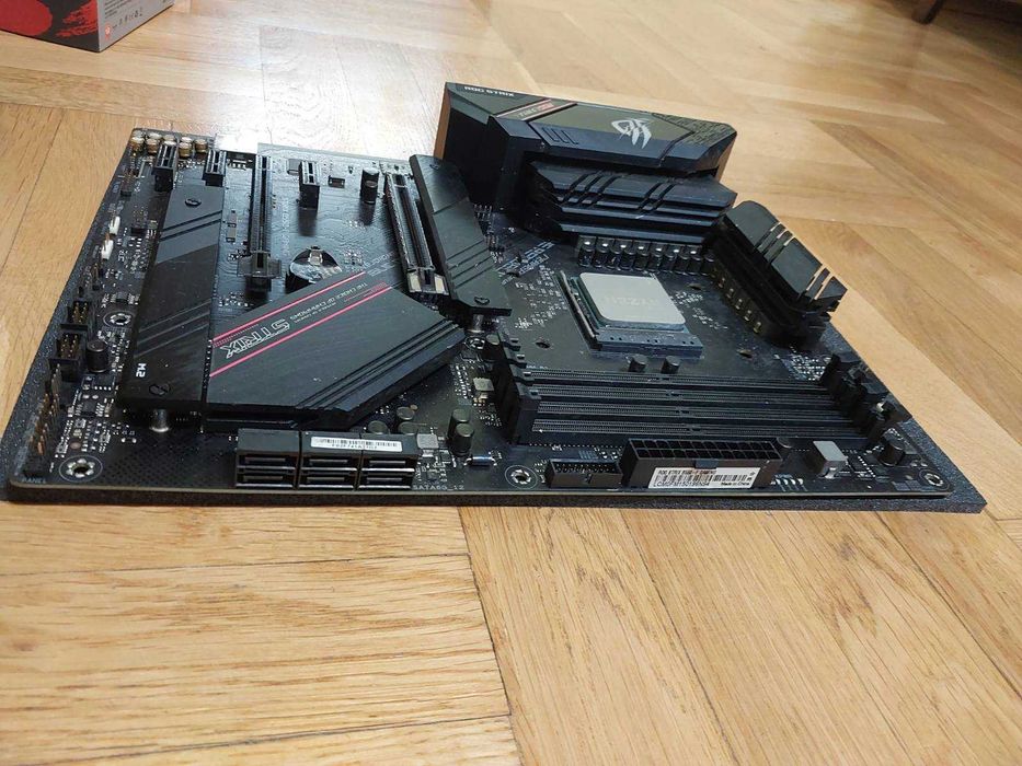 AMD Ryzen 5 5600X + Asus Rog StriX B550-F Gaming