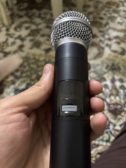 Продаётся микрофон SM58