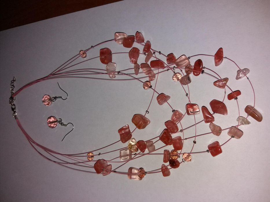 Колие и обеци от естествени камъни