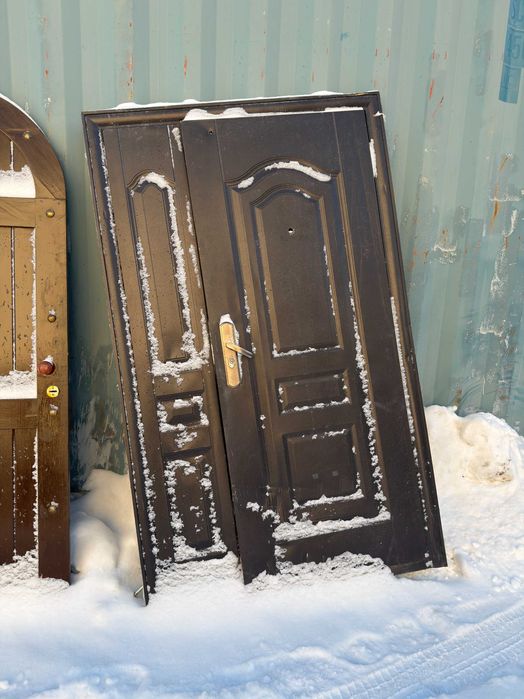 Продам железные двери.