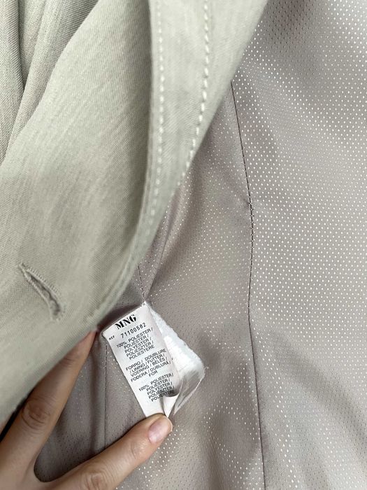 Vand costum de dama Mango, cu sacou si fusta, crem inchis, marime 34/S