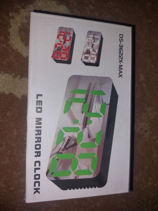 Ceas led digital camera\birou