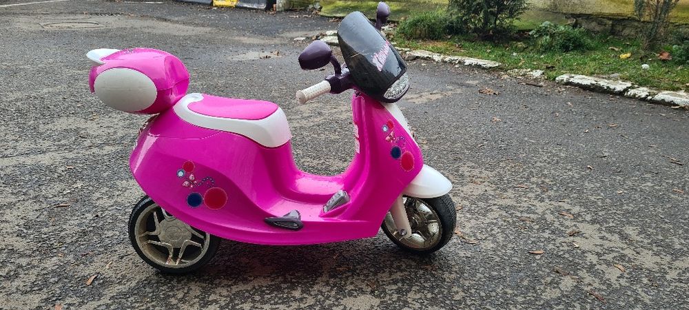 Scooter electric pentru copii