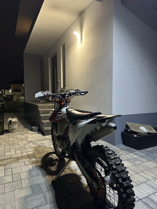 Ktm 250 tpi six days(schimb cu masina de 16,+ diferenta din partea mea