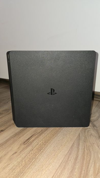 PlayStation 4 Slim + Controller + 10 Jocuri + Cabluri