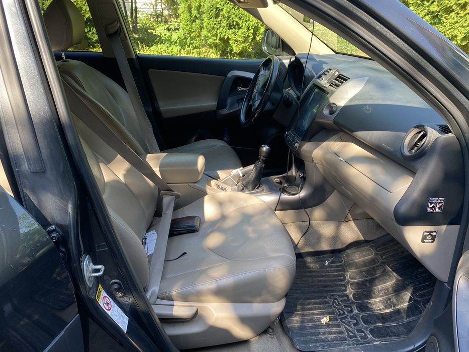 Vand Toyota RAV4 in perfecta stare de functionare