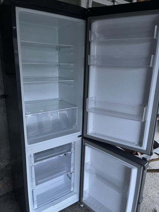 Vand frigider Samsung